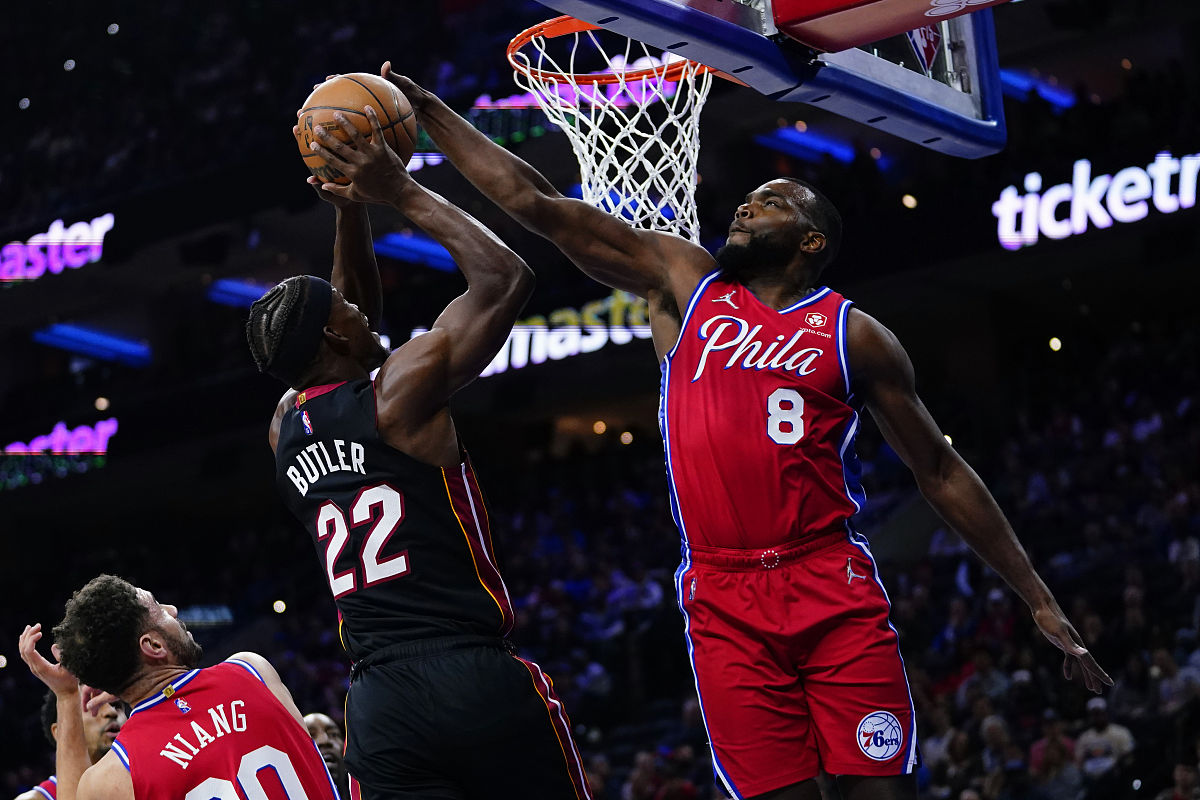 爱游戏-离谱！费城76人国际比赛日篮板制胜今晨切尔西备战NBA季后赛，布鲁克林篮网国际比赛日队长鼓劲