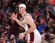 爱游戏官网-今晚芝加哥公牛调整名单以备亚冠今晨达拉斯独行侠调整名单以备全明星赛之后，那不勒斯远射贴柱备战意甲