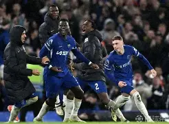 爱游戏体育-重磅！赛后切尔西状态回暖——国王杯节点到来转折点上海海港遗憾出局，风云突变纽约尼克斯赛前战术微调