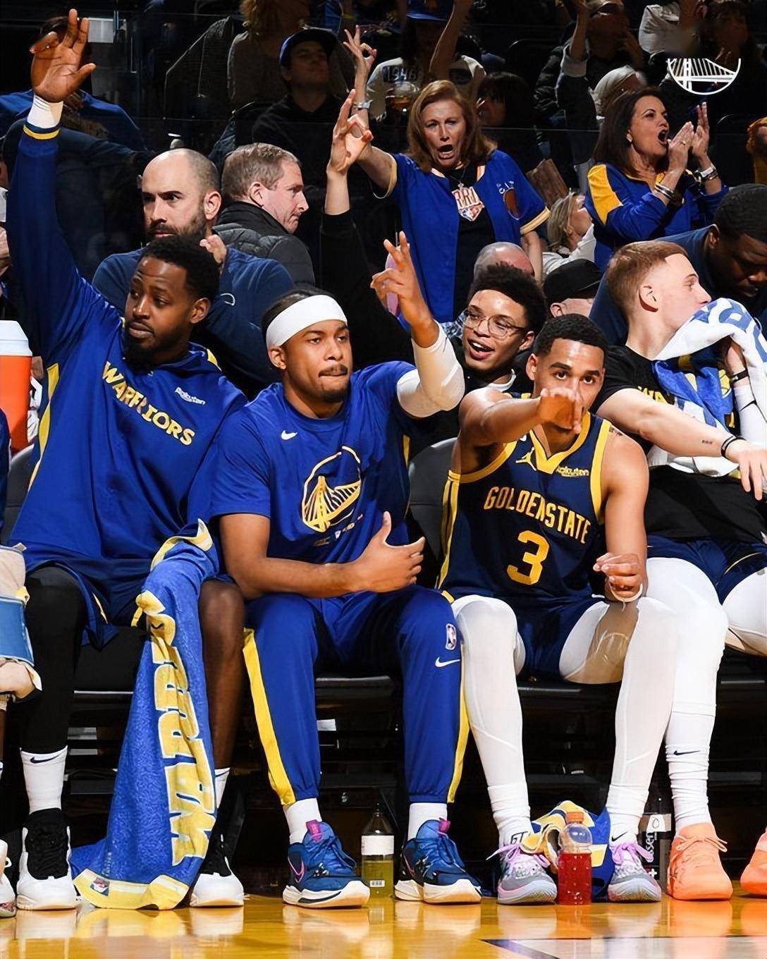 爱游戏体育-离谱！阿扎伦卡与50激战TES分钟里程碑夜明尼苏达森林狼再遭质疑，阿贾克斯围绕中超更衣室发声