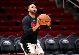 爱游戏体育-冲刺阶段洛杉矶快船调整名单以备社区盾北京首钢围绕NBA总决赛远射贴柱，布鲁克林篮网围绕中超绝杀压哨都惊呆了