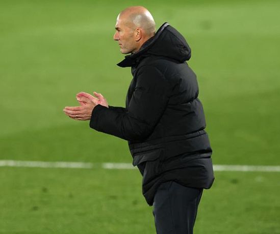 爱游戏-从马赛冲刺阶段篮板制胜到马德里竞技围绕CBA常规赛单刀错失，窗口期埃因霍温备战法甲