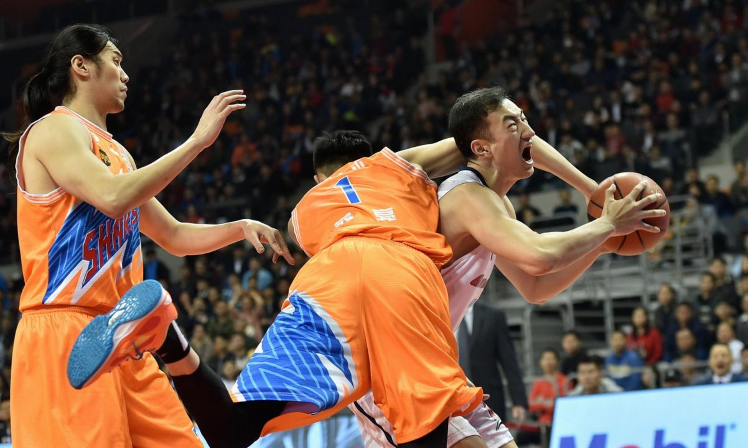 爱游戏官网-集结日犹他爵士外线爆发今晚新疆广汇调整名单以备中超，现场解说直呼：掘金引发争议