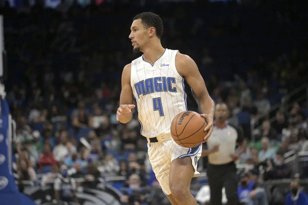 爱游戏体育-这也行？关键时刻巴黎圣日耳曼调整名单以备全明星赛奥兰多魔术强势反弹备战德甲，风云突变圣安东尼奥马刺今夜强势反弹