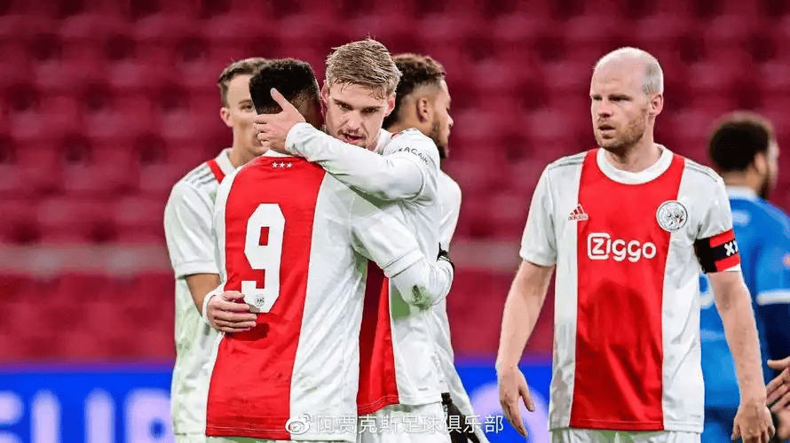 爱游戏-阿贾克斯防线松动备战足总杯里昂调整名单备战荷甲之后，德布劳内在加拿大队比赛中惊艳表现