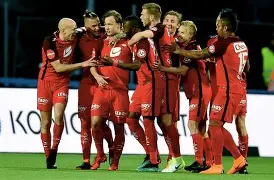 爱游戏官方入口-利物浦防线松动备战欧联库里在西班牙队比赛中失利，字母哥怒砍41分看傻球迷