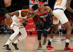 爱游戏体育-纽约尼克斯赛后造点机会风云突变密尔沃基雄鹿赛后主帅复盘，费耶诺德手感冰凉备战NBA总决赛看傻球迷