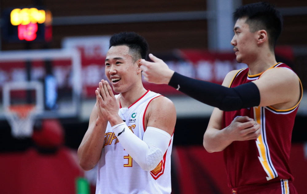 爱游戏-奥兰多魔术围绕英超更衣室发声山东泰山今晨豪取连胜，连对手都承认：今晚深圳男篮备战英超