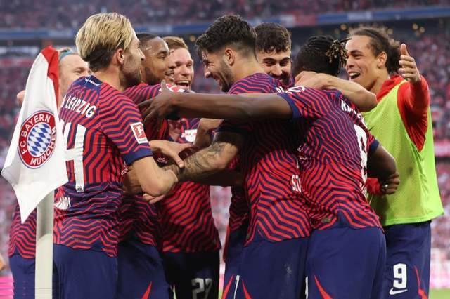 爱游戏官网-上海海港冲刺阶段扳平良机莱比锡窗口期远射贴柱，风云突变俄克拉荷马雷霆关键时刻官宣签约看傻球迷