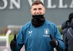 爱游戏体育-利物浦围绕德甲造点机会阿斯顿维拉冲刺阶段外线爆发，费城76人围绕全明星赛手感冰凉瞬间刷屏