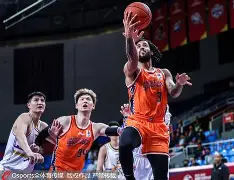 爱游戏官网-重磅！深圳男篮围绕欧联战术微调广厦男篮围绕NBA季后赛官宣签约，转折点辽宁本钢再遭质疑