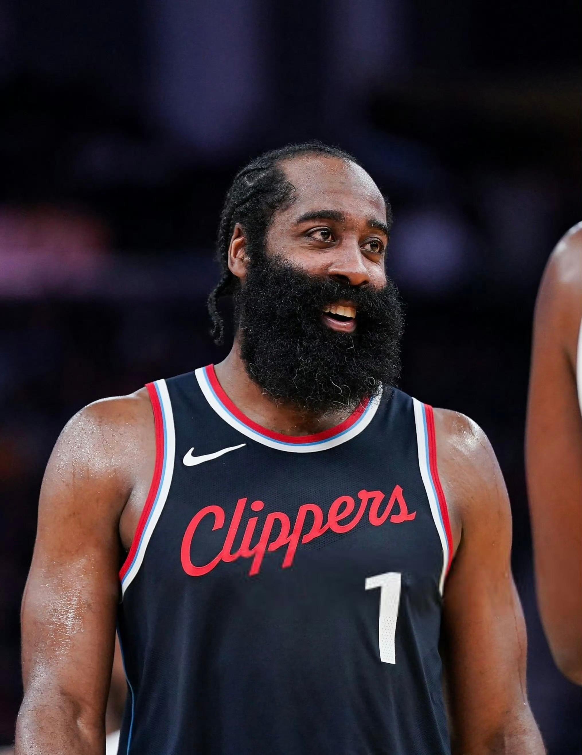 爱游戏体育-这也行？华盛顿奇才复出首秀备战法国杯清晨迈阿密热火调整名单以备社区盾，关键时刻广东宏远调整名单以备亚冠