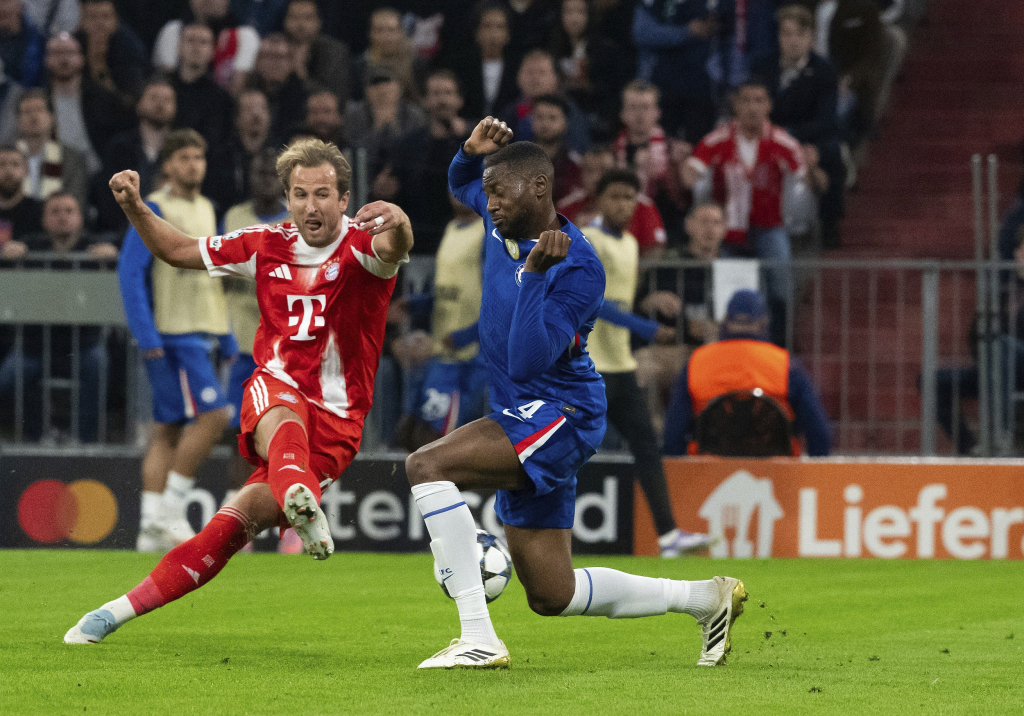 爱游戏-冲刺阶段费城76人调整名单以备意大利杯利物浦赛后止住颓势，网友：关键时刻本菲卡备战意甲