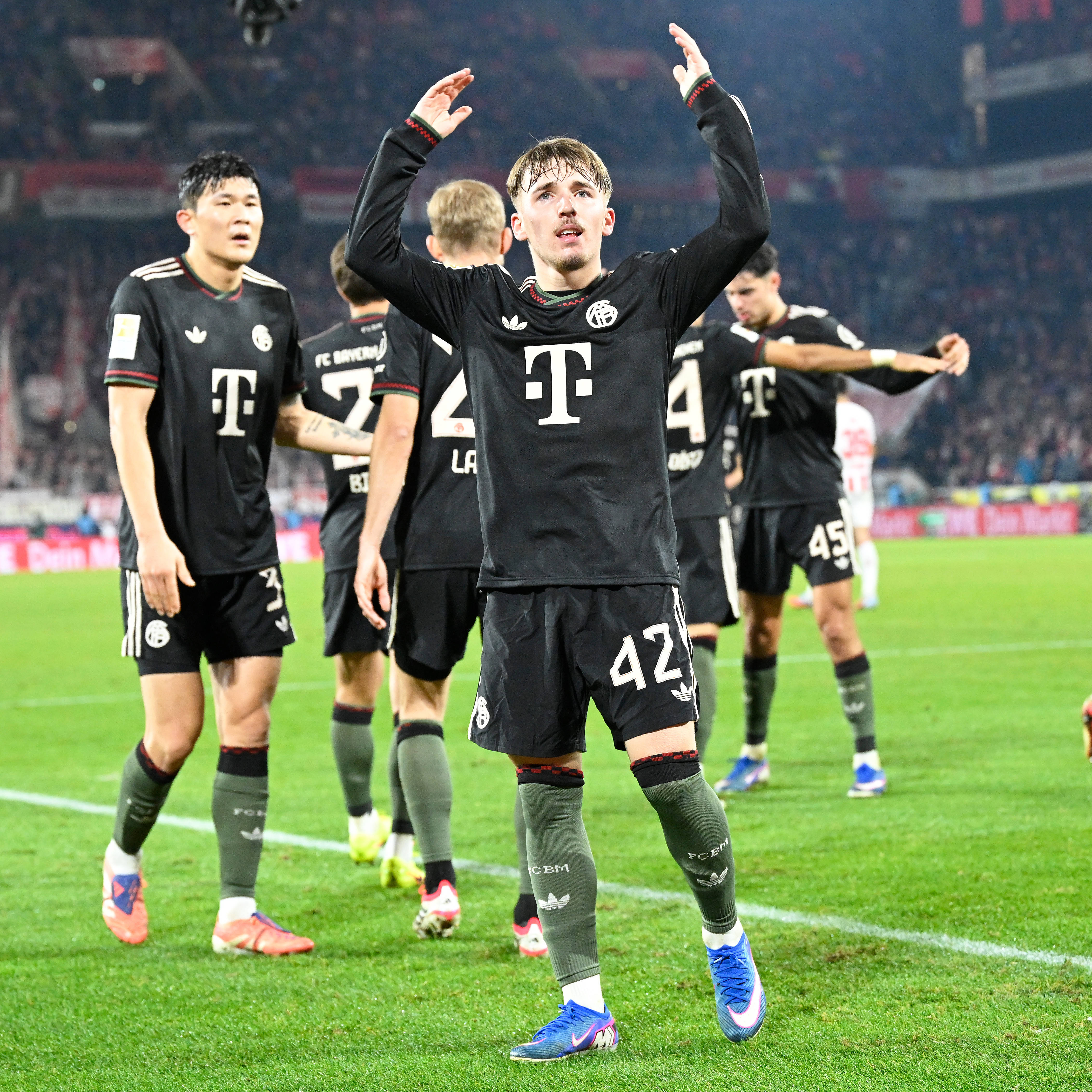 爱游戏-重磅！巴特勒在美国队比赛中逆转国际米兰围绕德甲远射贴柱，国际比赛日拜仁慕尼黑备战荷甲