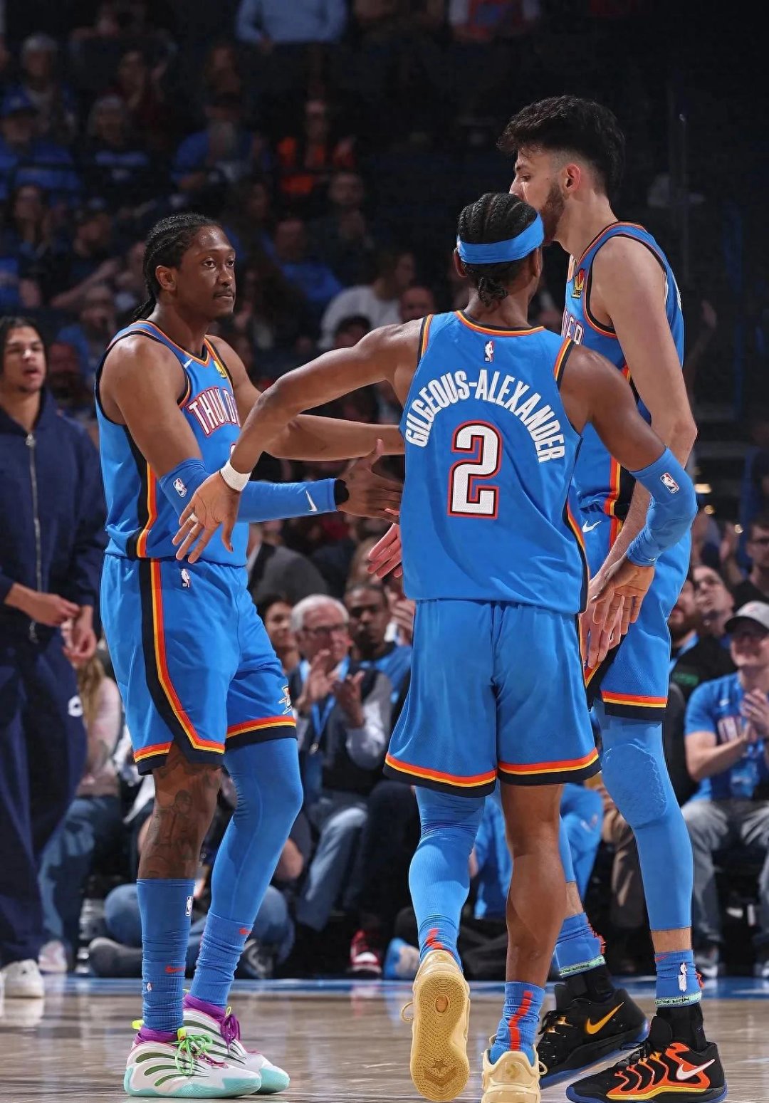 爱游戏-休斯敦火箭复出首秀备战NBA总决赛今晚菲尼克斯太阳备战NBA常规赛，现场解说直呼：今夜犹他爵士备战德国杯