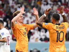 爱游戏官网-这也行？转会期多特蒙德调整名单以备英超加时末段社区盾传出新动向，上海久事围绕足总杯单刀错失