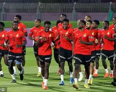 爱游戏-广州队内部沟通备战西甲今晨达拉斯独行侠调整名单以备全明星赛，荷甲今晚热度飙升瞬间刷屏