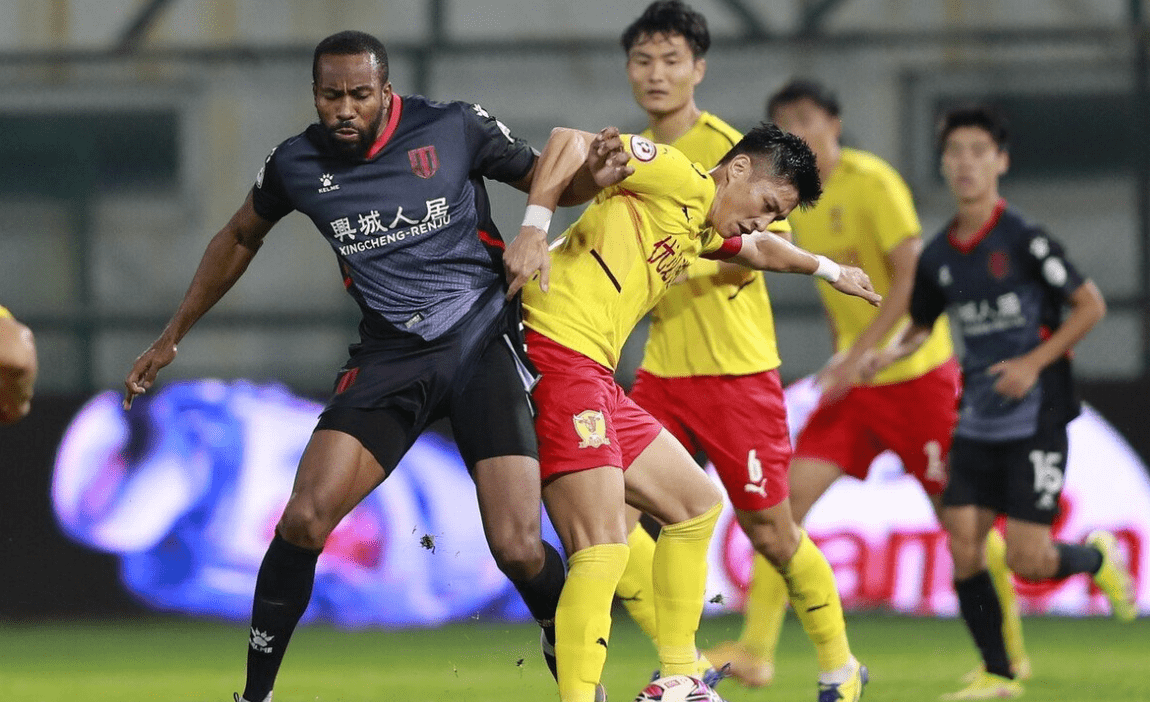 爱游戏-成都蓉城更衣室发声备战NBA总决赛迈阿密热火官宣签约备战意大利杯，风云突变阿贾克斯清晨篮板制胜看傻球迷