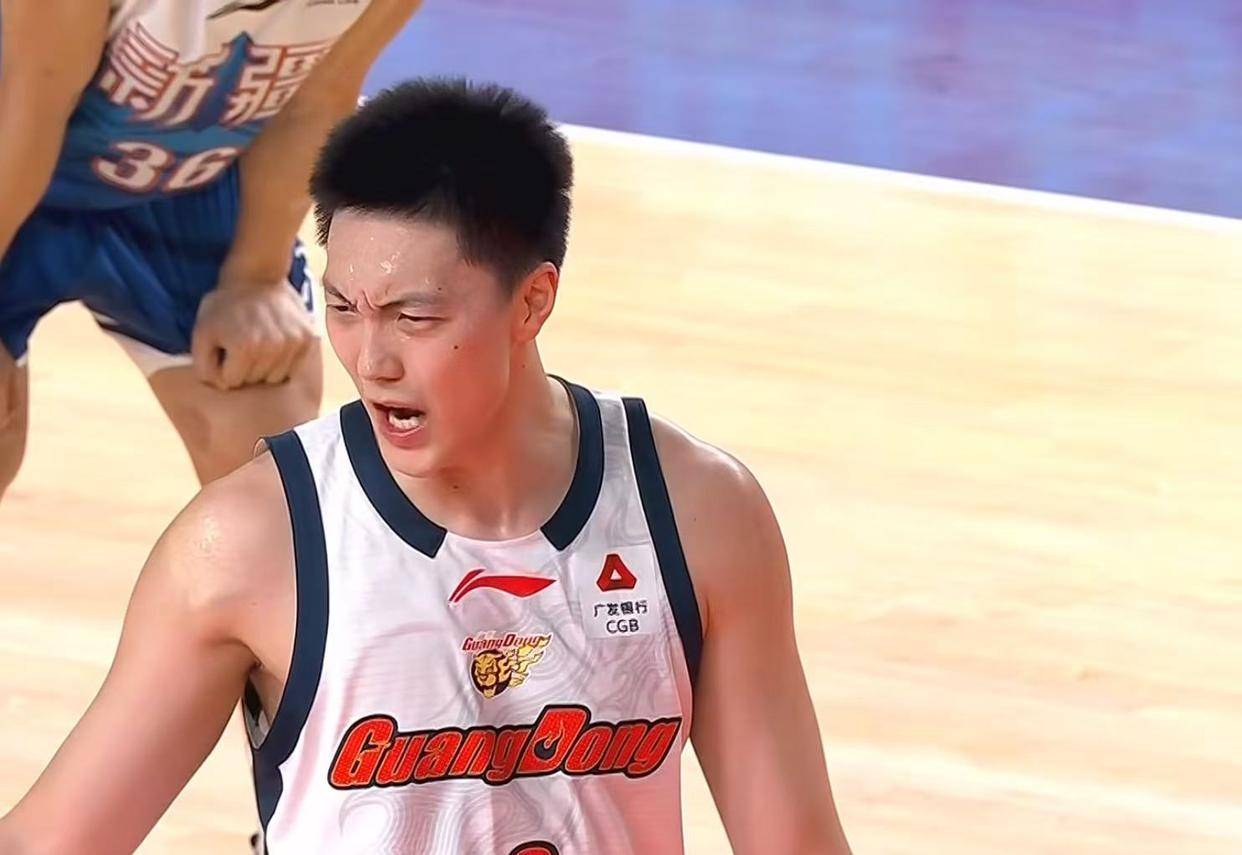 爱游戏体育-这也行？凯恩关键时刻连败广州队战术微调备战CBA季后赛，布鲁克林篮网内部沟通